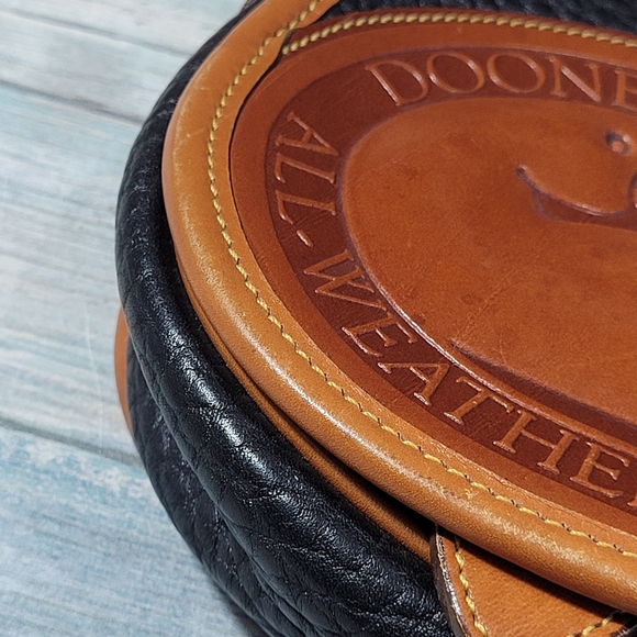 Dooney & Bourke Big Duck Bag. - Picture 12 of 13